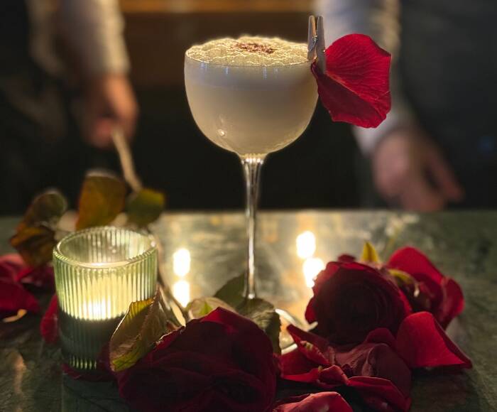 frontend.chez_albert.cocktail_bar